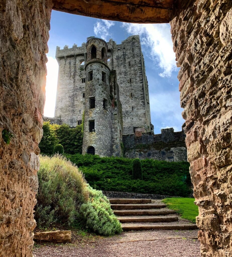 Blarney Castle, Rock of Cashel & Cahir Castle Tour