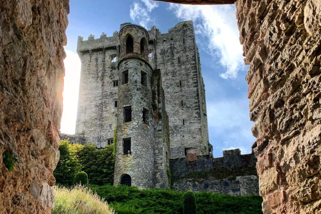 Blarney Castle, Rock of Cashel & Cahir Castle Tour