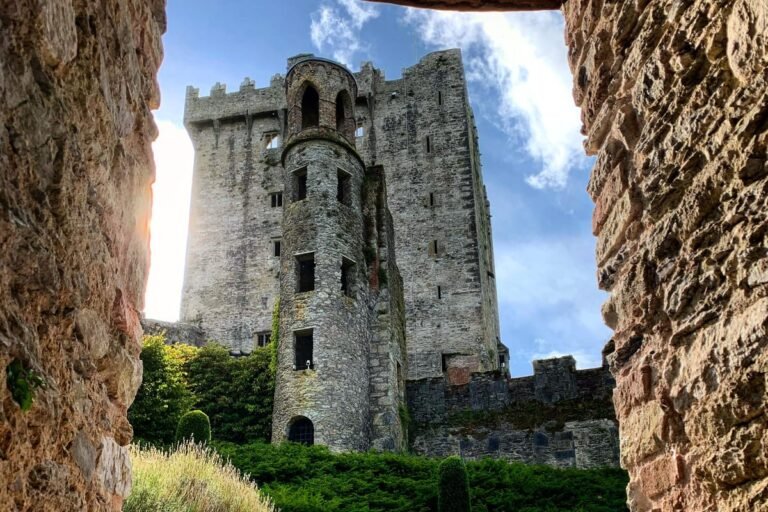 Blarney Castle, Rock of Cashel & Cahir Castle Tour