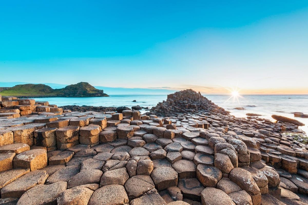 Giants Causeway, Dark Hedges, Dunluce & Belfast Tour