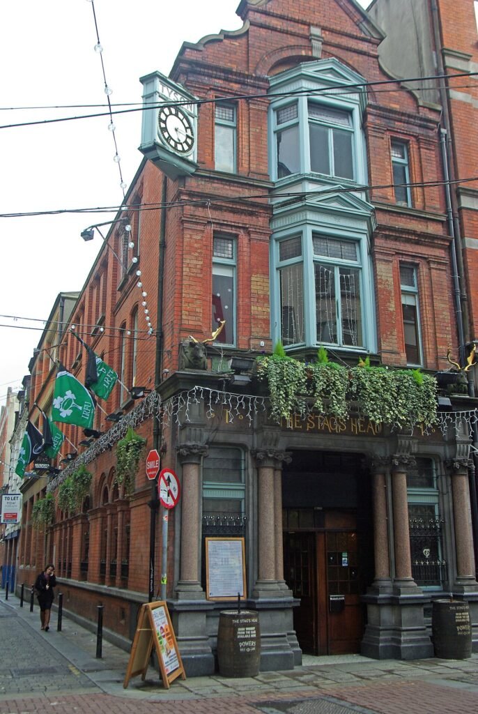 The Stag's Head, Dublin 2, Dame Court (off Dame Street, near Grafton St), Dublin